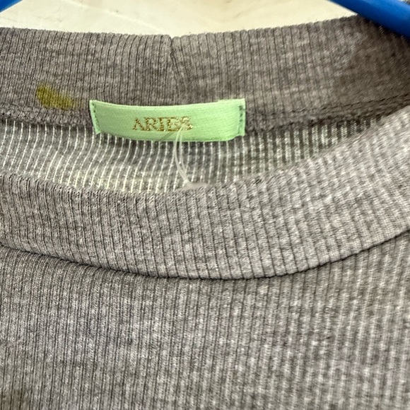 Aries crop long sleeve - Picture 3 of 4